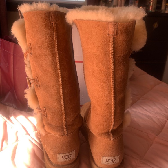 Beautiful & comfortable Ugg Boots EUC worn twice - Picture 2 of 12